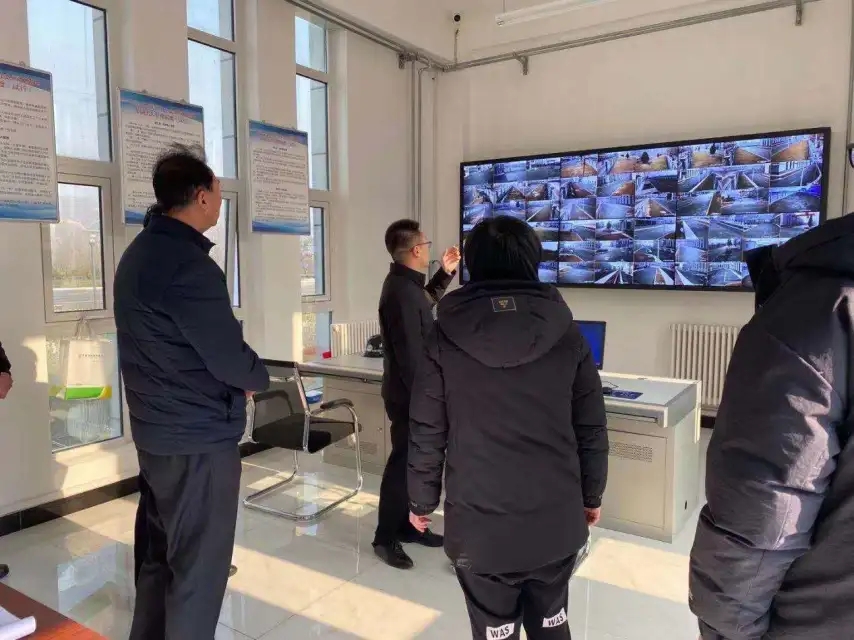 公司副总经理裴林虎督查指导春节前安全生产工作(图2) 公司副总经理裴林虎督查指导春节前安全生产工作(图2)