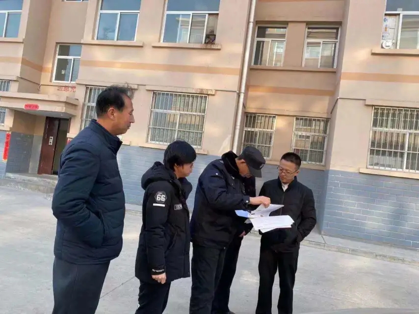 公司副总经理裴林虎督查指导春节前安全生产工作(图3) 公司副总经理裴林虎督查指导春节前安全生产工作(图3)