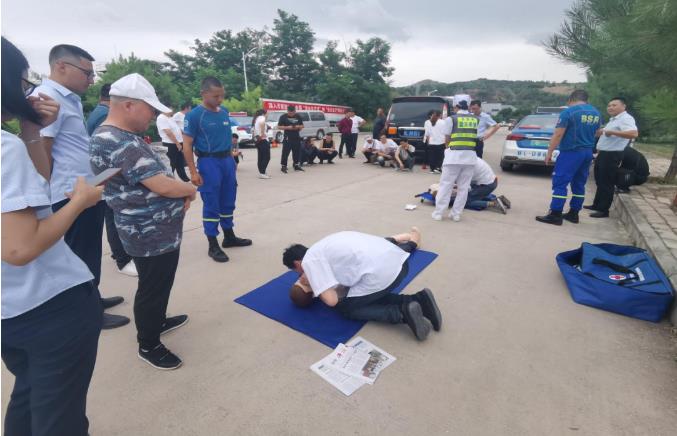 泓源新能源出租汽车公司开展应急救援演练活动(图5) 泓源新能源出租汽车公司开展应急救援演练活动(图5)