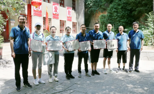 增强团队合力 展示泓源风采 ——泓源公司开展登山比赛活动(图9) 增强团队合力 展示泓源风采 ——泓源公司开展登山比赛活动(图9)