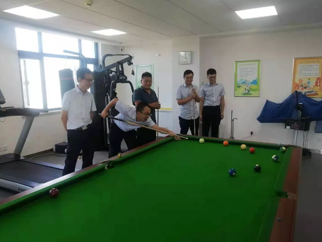 泓源公司台球兴趣小组开展活动(图3) 泓源公司台球兴趣小组开展活动(图3)
