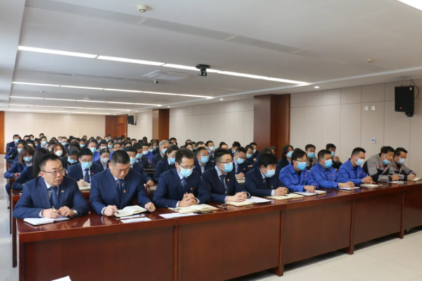 市产投集团召开2021年工作总结表彰暨2022年工作安排部署会议(图6) 市产投集团召开2021年工作总结表彰暨2022年工作安排部署会议(图6)