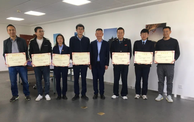 市产投集团团委举办“庆五一、迎五四”球类联谊比赛(图3) 市产投集团团委举办“庆五一、迎五四”球类联谊比赛(图3)